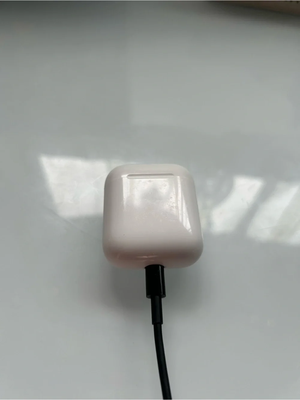 Apple White Wireless Earbuds Charging Case and headphones